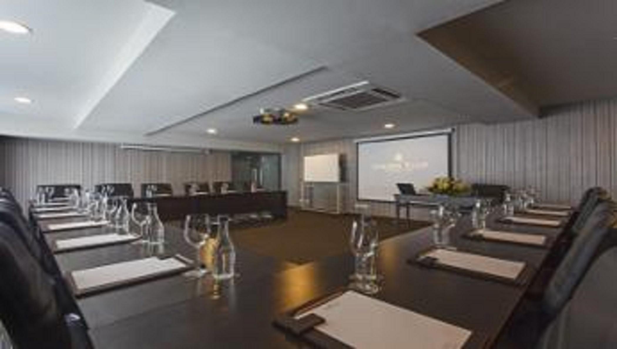 Golden Tulip Mandison Suites Bangkok Dış mekan fotoğraf